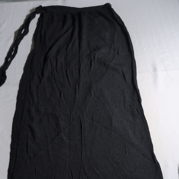 Cover Up Elegant Black Women's Skirt Open Side Size Small. NWOT - Picture 2 of 6